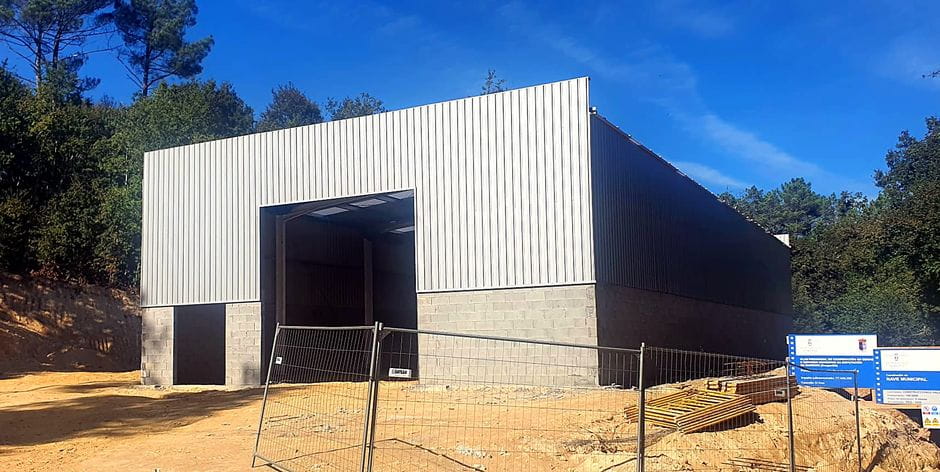 Completed building in O Irixo.